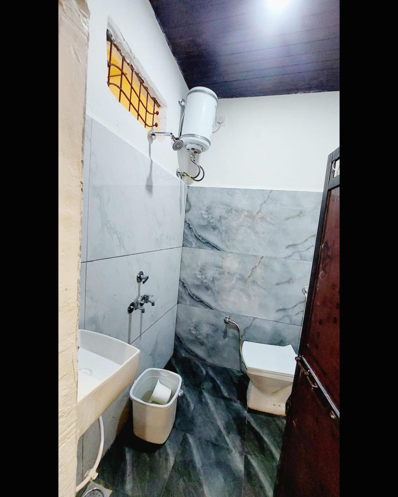 Hotel Om Palace Ujjain Eksteriør billede